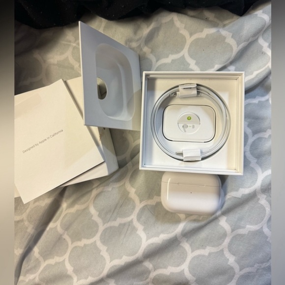 Air pod pro 2 - Picture 2 of 2